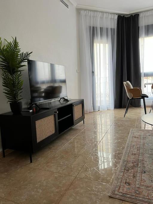 Luxury Port Apartments Торевьиа Экстерьер фото